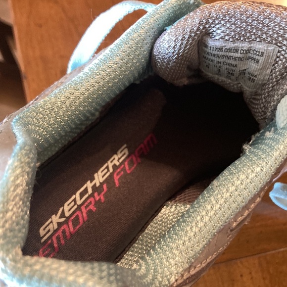 🔥4/$20 SKECHERS Womens Flex Sole Memory Foam Sneaker - size 6 - Picture 17 of 17